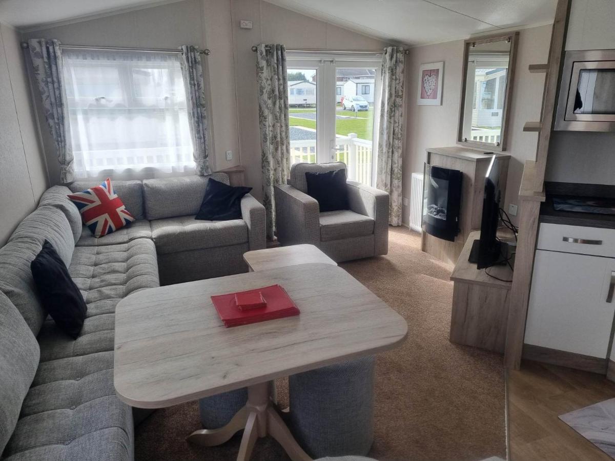 8 Berth 3 Bed Pg213 On The Golden Palm Apartment